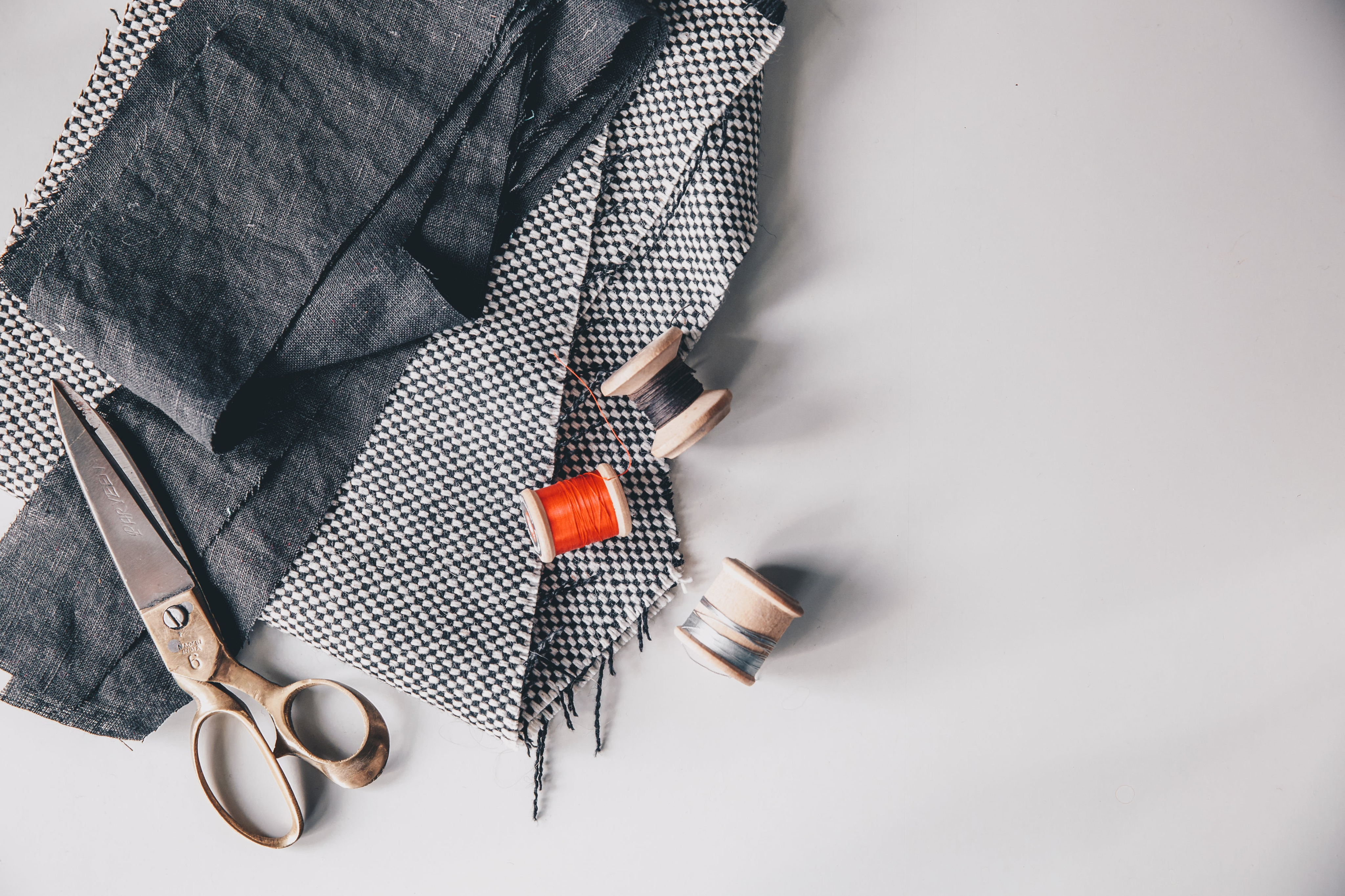 Photo of a study hall with wooden tables and chairs.
